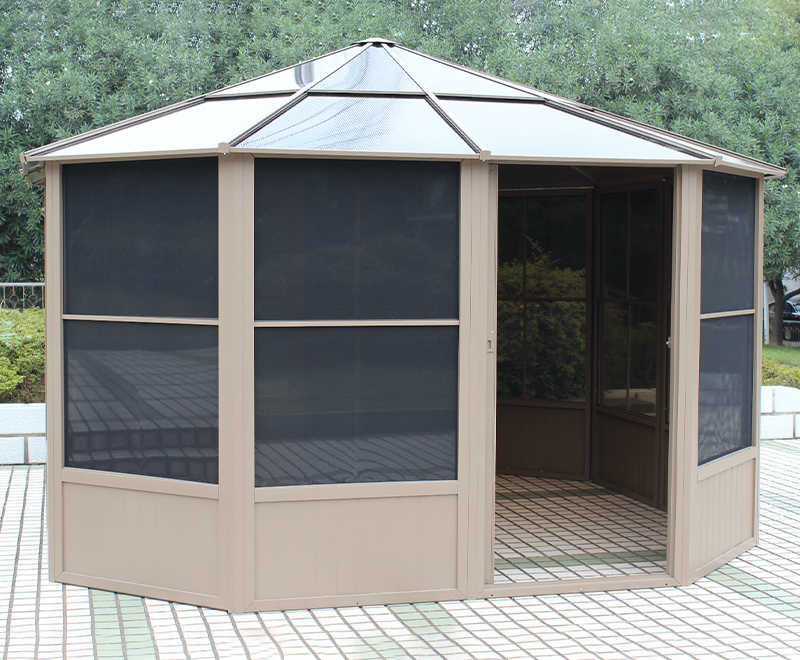 ধাতব ছাদ এবং স্লাইডিং দরজা সহ 12x12ft সোলারিয়াম